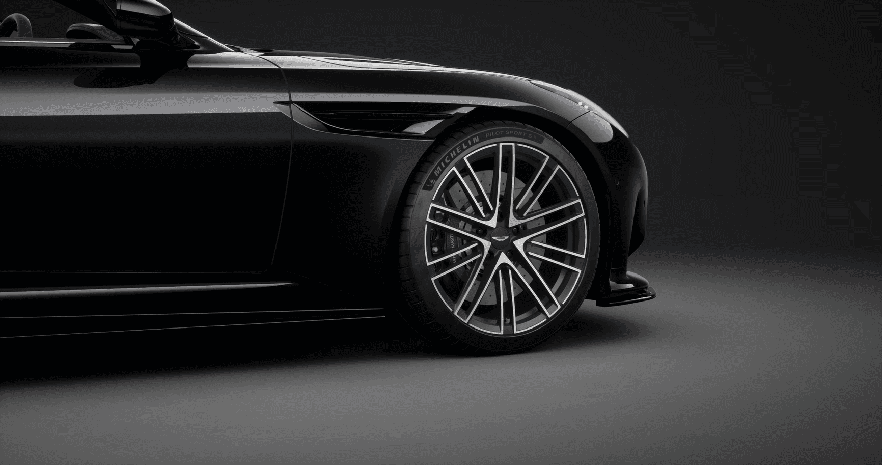 Aston Martin DB12